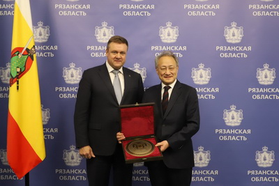 Николай Любимов и посол Республики Корея Ли Сок Пэ обсудили вопросы экономического сотрудничества